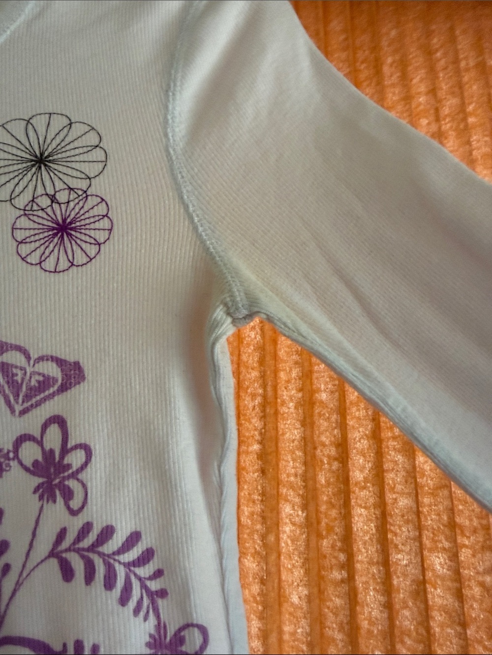 Roxy Women’s Long Sleeve White Top with Purple Floral Print Size L - Picture 5 of 6
